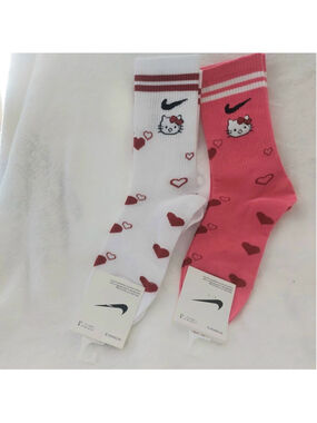 Nike Hello Kitty Heart Print Socks in Pink and White women size 7-9